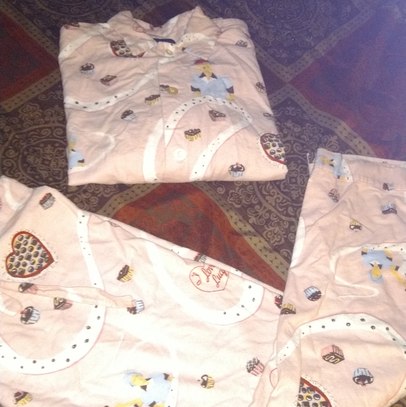 SOLD! I love Lucy PJs ASO Gilmore Girls - Picture 2 of 3